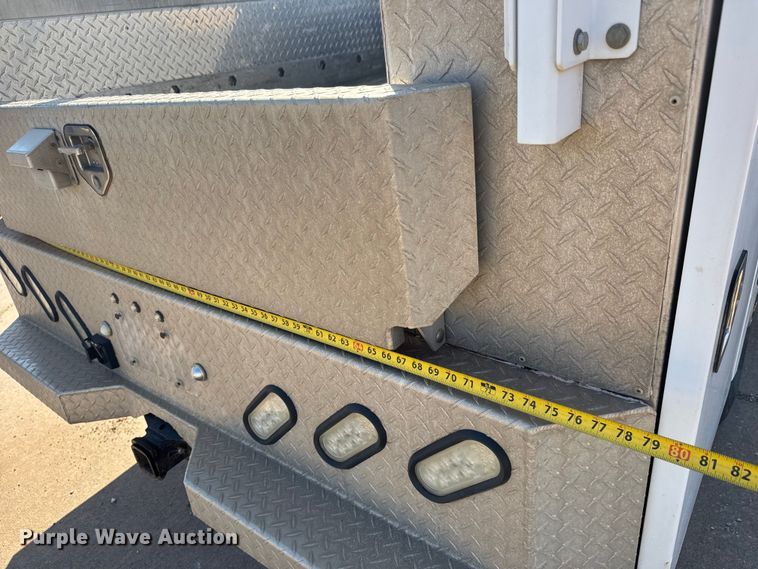 image for item EM8321 2019 Chevrolet Silverado 2500HD Double Cab utility bed pickup truck