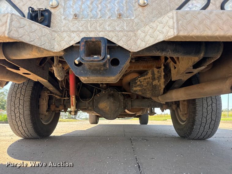 image for item EM8321 2019 Chevrolet Silverado 2500HD Double Cab utility bed pickup truck