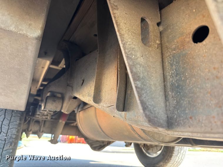 image for item EM8321 2019 Chevrolet Silverado 2500HD Double Cab utility bed pickup truck