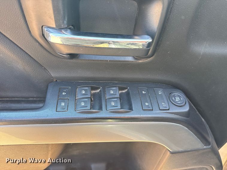 image for item EM8321 2019 Chevrolet Silverado 2500HD Double Cab utility bed pickup truck