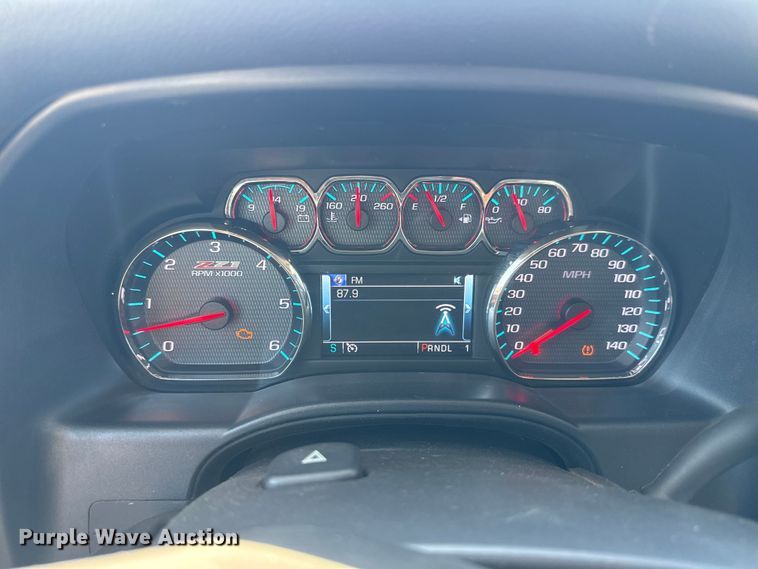 image for item EM8321 2019 Chevrolet Silverado 2500HD Double Cab utility bed pickup truck