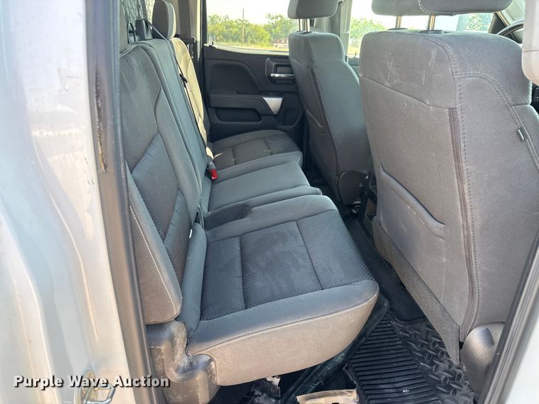 image for item EM8321 2019 Chevrolet Silverado 2500HD Double Cab utility bed pickup truck