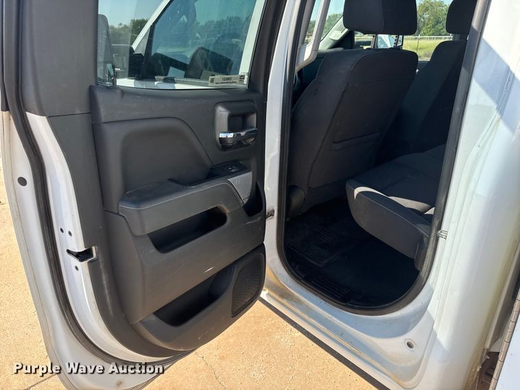 image for item EM8321 2019 Chevrolet Silverado 2500HD Double Cab utility bed pickup truck