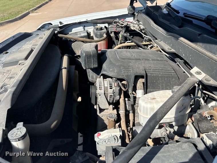 image for item EM8321 2019 Chevrolet Silverado 2500HD Double Cab utility bed pickup truck