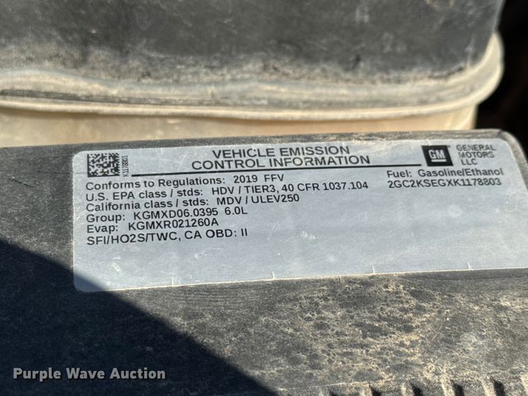 image for item EM8321 2019 Chevrolet Silverado 2500HD Double Cab utility bed pickup truck