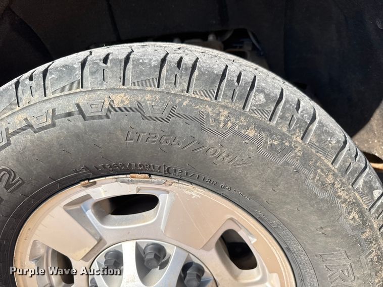 image for item EM8321 2019 Chevrolet Silverado 2500HD Double Cab utility bed pickup truck