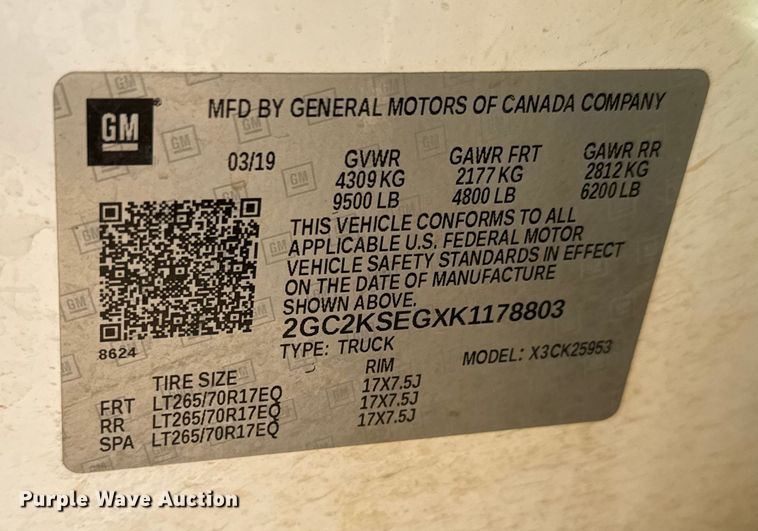 image for item EM8321 2019 Chevrolet Silverado 2500HD Double Cab utility bed pickup truck