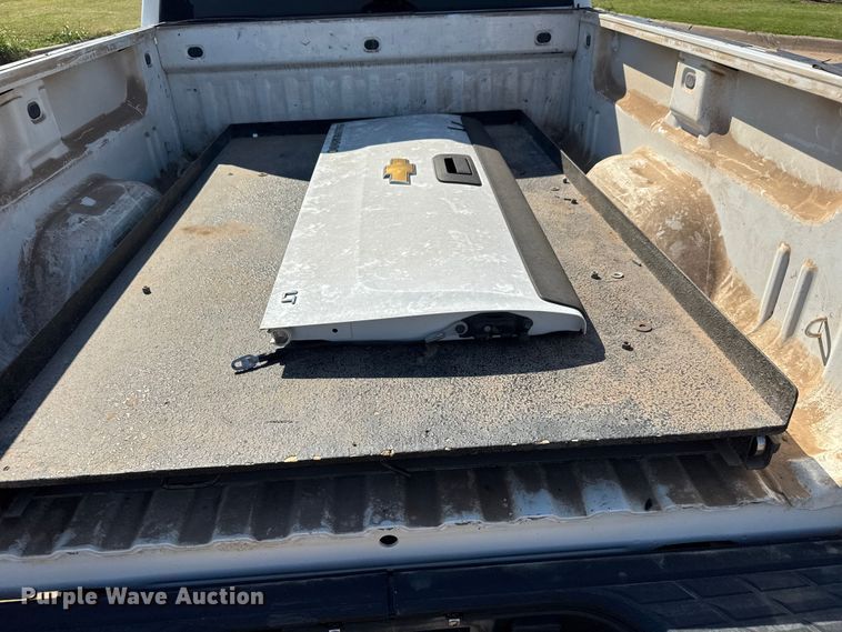 image for item EM8323 2013 Chevrolet Silverado 1500 Ext. Cab pickup truck