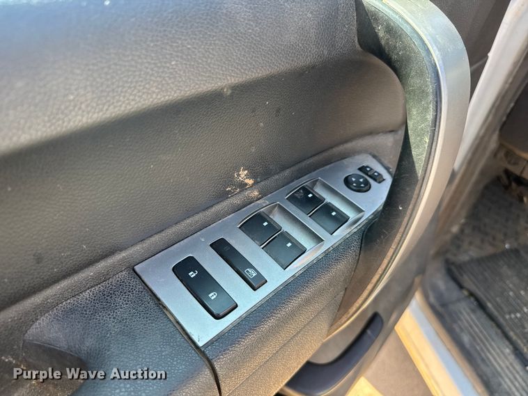 image for item EM8323 2013 Chevrolet Silverado 1500 Ext. Cab pickup truck