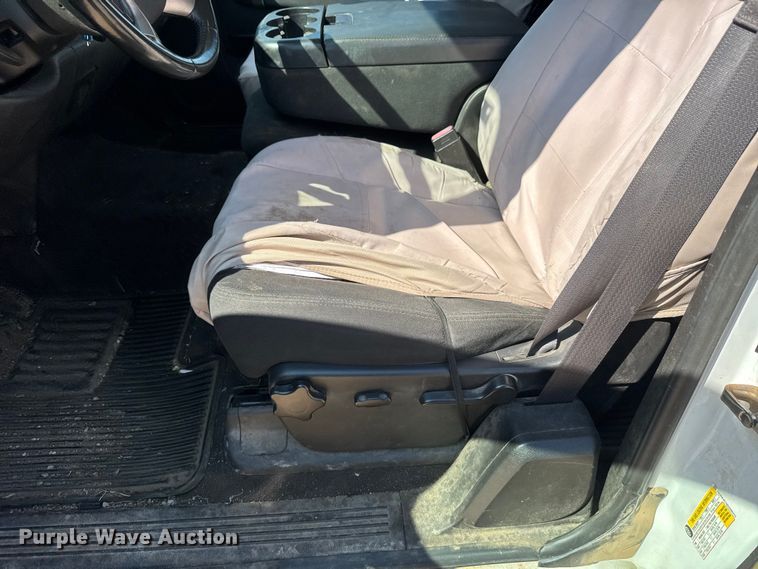 image for item EM8323 2013 Chevrolet Silverado 1500 Ext. Cab pickup truck