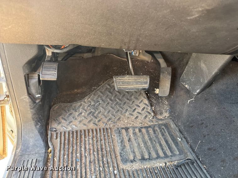 image for item EM8323 2013 Chevrolet Silverado 1500 Ext. Cab pickup truck