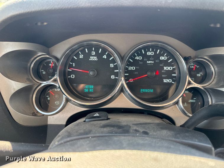 image for item EM8323 2013 Chevrolet Silverado 1500 Ext. Cab pickup truck