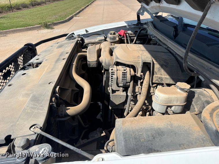 image for item EM8323 2013 Chevrolet Silverado 1500 Ext. Cab pickup truck