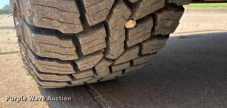 image for item EM8323 2013 Chevrolet Silverado 1500 Ext. Cab pickup truck