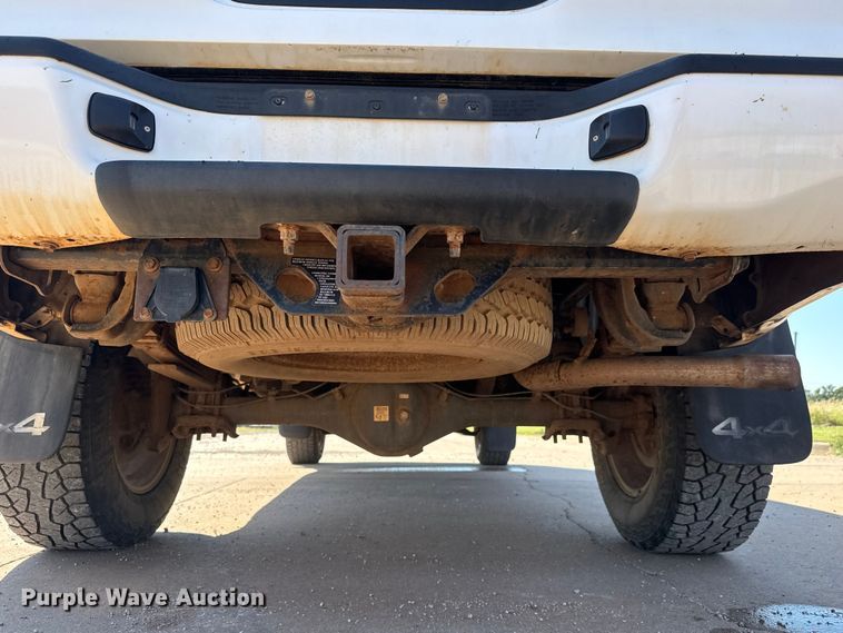 image for item EM8324 2010 Toyota Tacoma TRD Sport Double Cab pickup truck