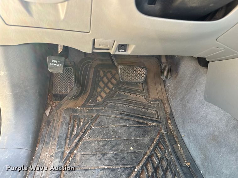 image for item EM8324 2010 Toyota Tacoma TRD Sport Double Cab pickup truck