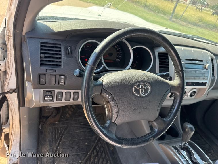 image for item EM8324 2010 Toyota Tacoma TRD Sport Double Cab pickup truck