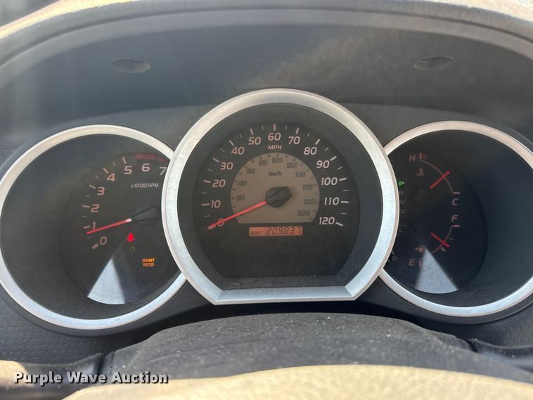 image for item EM8324 2010 Toyota Tacoma TRD Sport Double Cab pickup truck