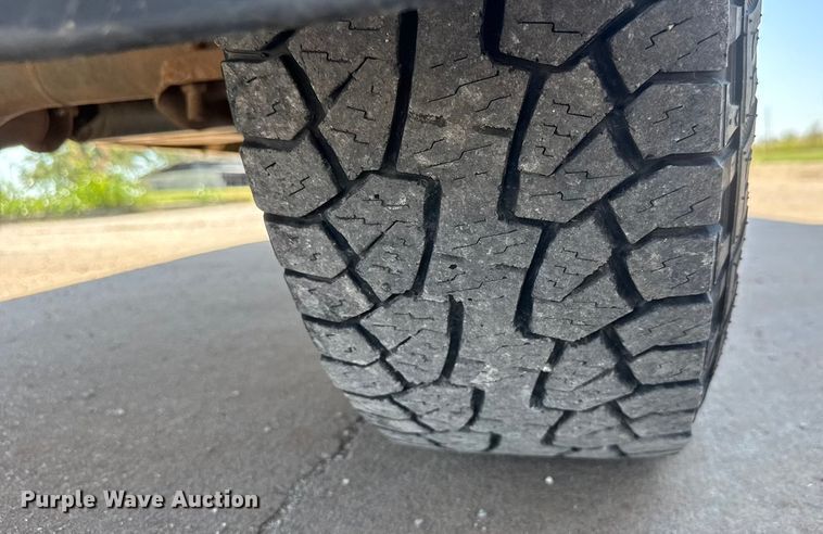 image for item EM8324 2010 Toyota Tacoma TRD Sport Double Cab pickup truck