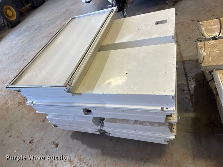 image for item EM8325 (26) light fixtures