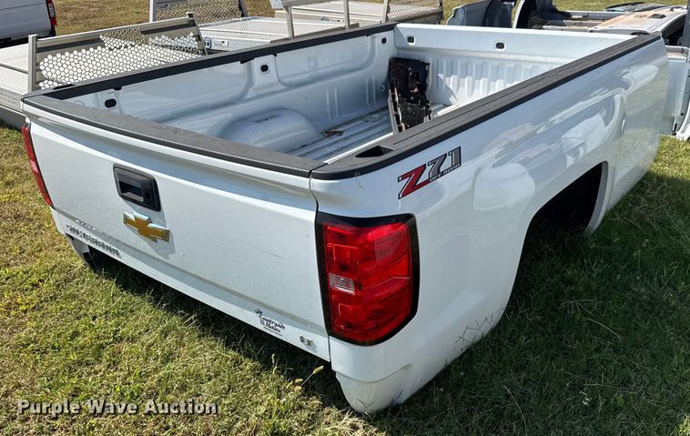 image for item EM8331 Chevrolet Silverado LT pickup truck bed