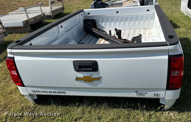 image for item EM8331 Chevrolet Silverado LT pickup truck bed