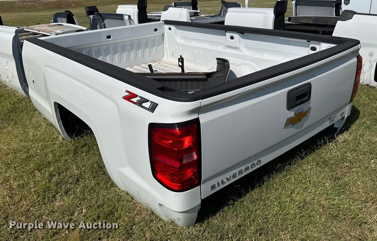 image for item EM8331 Chevrolet Silverado LT pickup truck bed