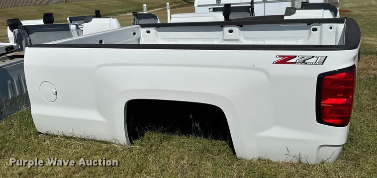 image for item EM8331 Chevrolet Silverado LT pickup truck bed