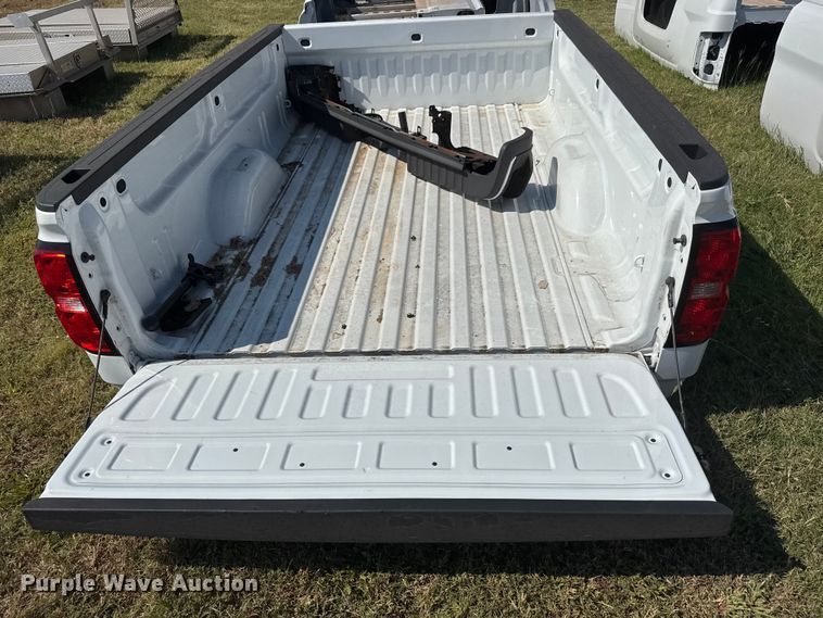 image for item EM8331 Chevrolet Silverado LT pickup truck bed