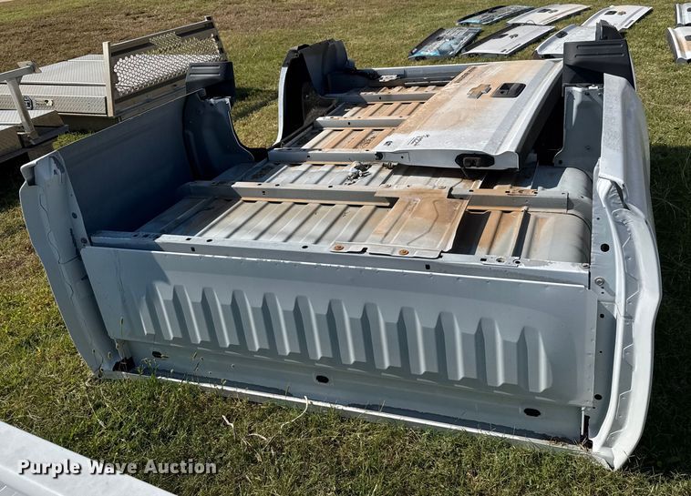 image for item EM8332 Chevrolet Silverado LT pickup truck bed