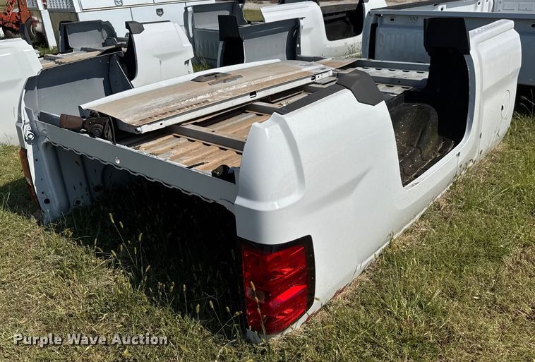 image for item EM8332 Chevrolet Silverado LT pickup truck bed