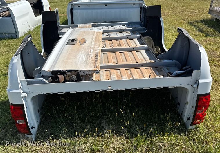 image for item EM8332 Chevrolet Silverado LT pickup truck bed