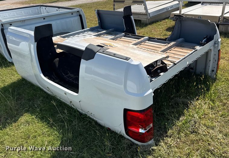 image for item EM8332 Chevrolet Silverado LT pickup truck bed