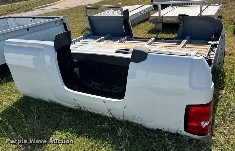 image for item EM8332 Chevrolet Silverado LT pickup truck bed