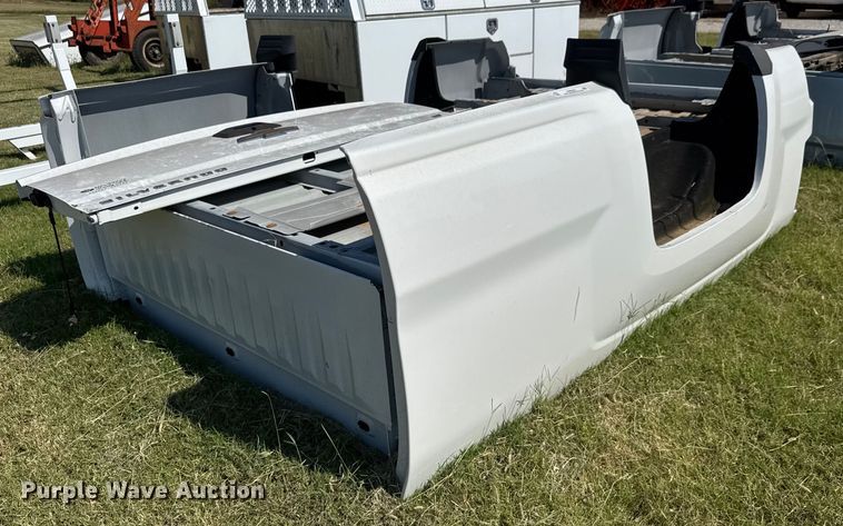 image for item EM8333 Chevrolet Silverado LT pickup truck bed