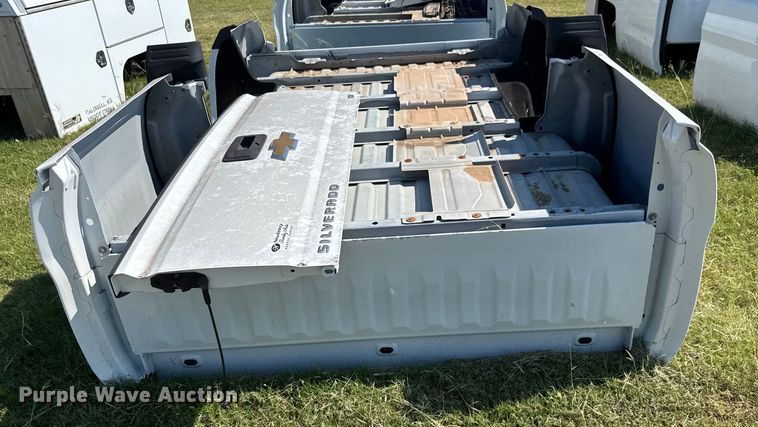 image for item EM8333 Chevrolet Silverado LT pickup truck bed