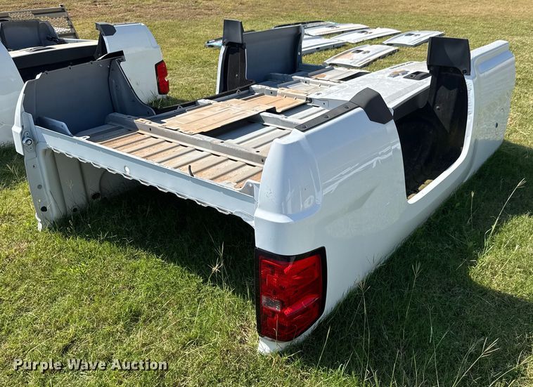 image for item EM8333 Chevrolet Silverado LT pickup truck bed