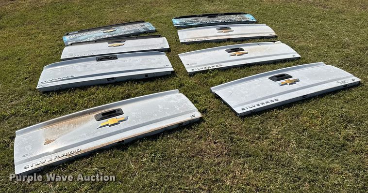 image for item EM8334 (8) Chevrolet Silverado LT tailgates