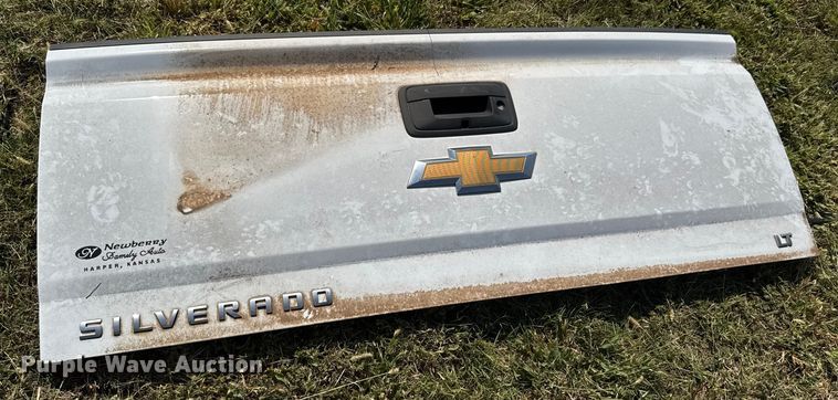 image for item EM8334 (8) Chevrolet Silverado LT tailgates