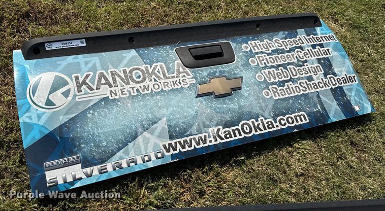 image for item EM8334 (8) Chevrolet Silverado LT tailgates