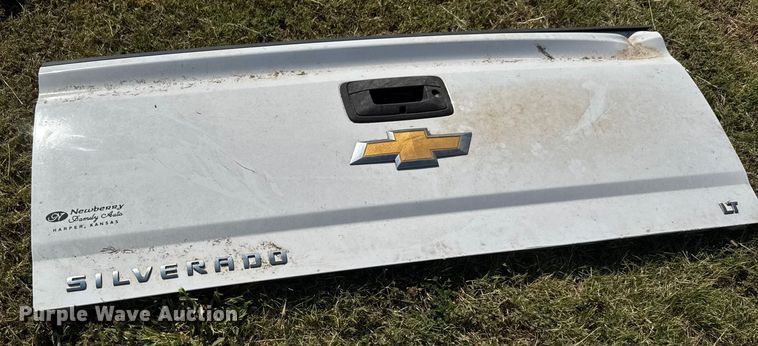 image for item EM8334 (8) Chevrolet Silverado LT tailgates
