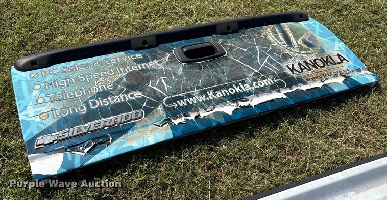 image for item EM8334 (8) Chevrolet Silverado LT tailgates