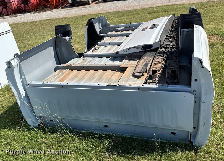 image for item EM8335 Chevrolet Silverado LT pickup truck bed