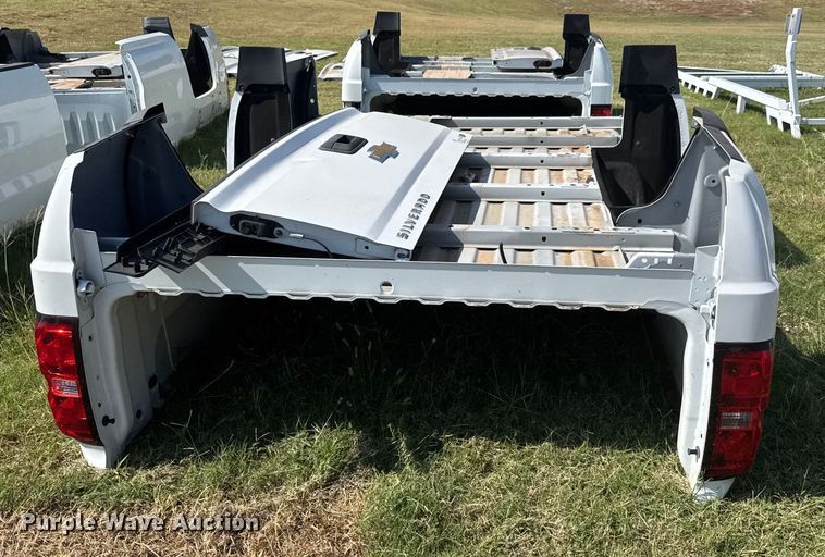 image for item EM8335 Chevrolet Silverado LT pickup truck bed