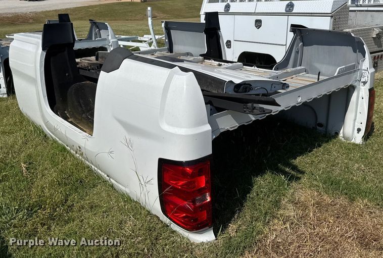 image for item EM8335 Chevrolet Silverado LT pickup truck bed