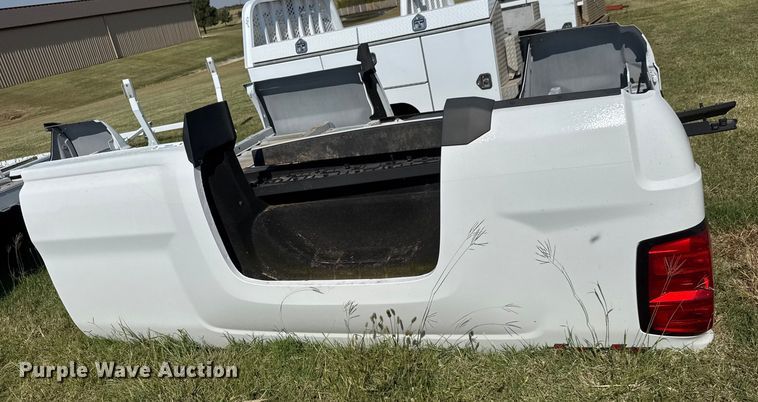 image for item EM8335 Chevrolet Silverado LT pickup truck bed