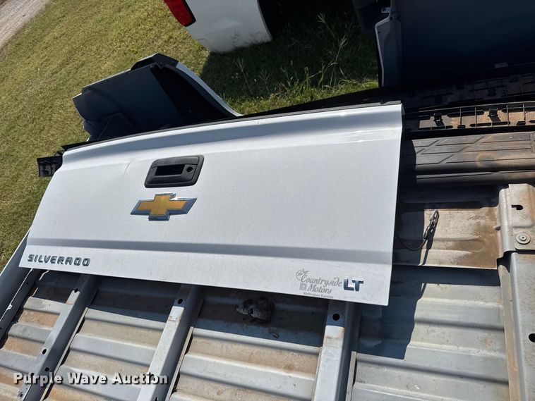 image for item EM8335 Chevrolet Silverado LT pickup truck bed