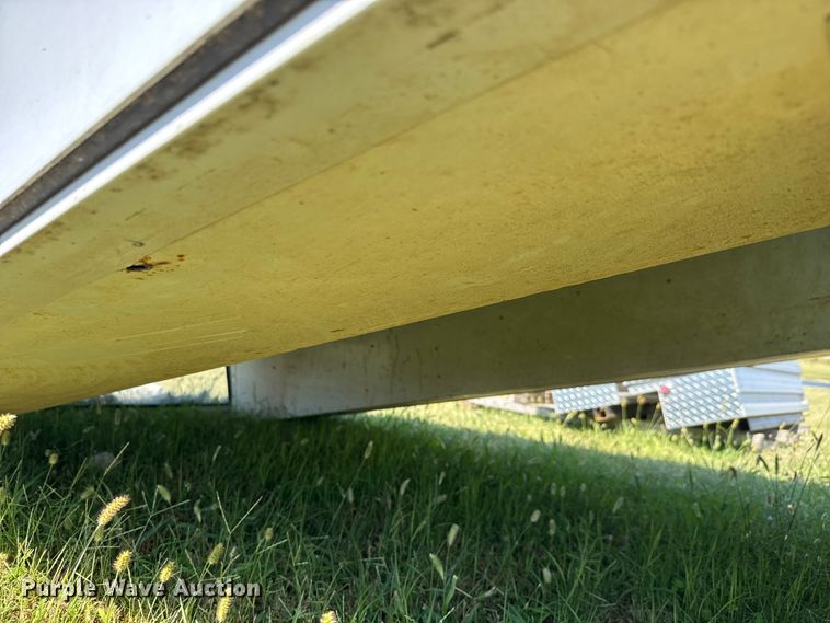 image for item EM8339 ARE pickup truck topper