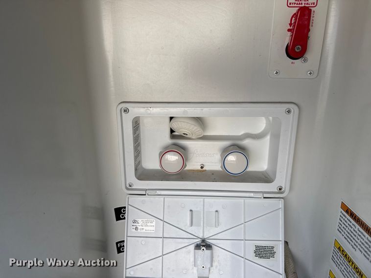 image for item EM8342 2015 Forest River Cardinal camper