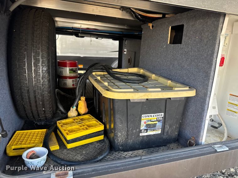 image for item EM8342 2015 Forest River Cardinal camper